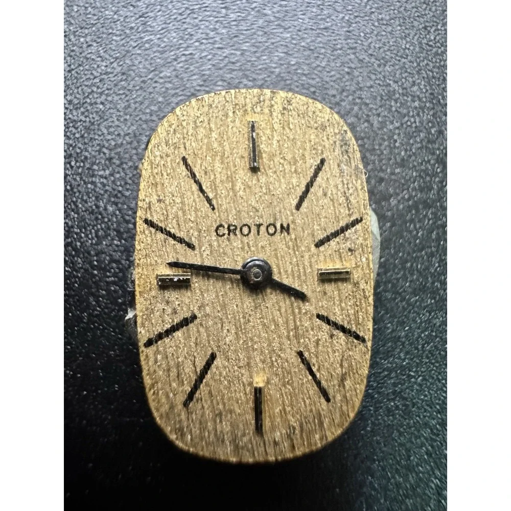 Croton Vintage Oval Watch Movement Gold Linen Dial Parts Repair 6620 Untested